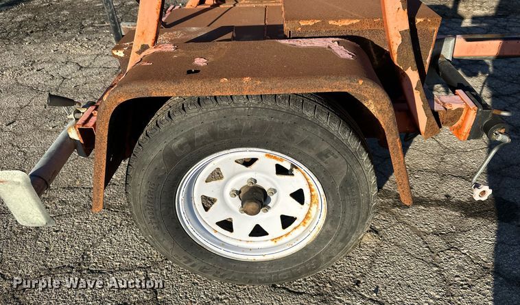 image for item DQ6256 2010 National Signal 25L arrow board trailer