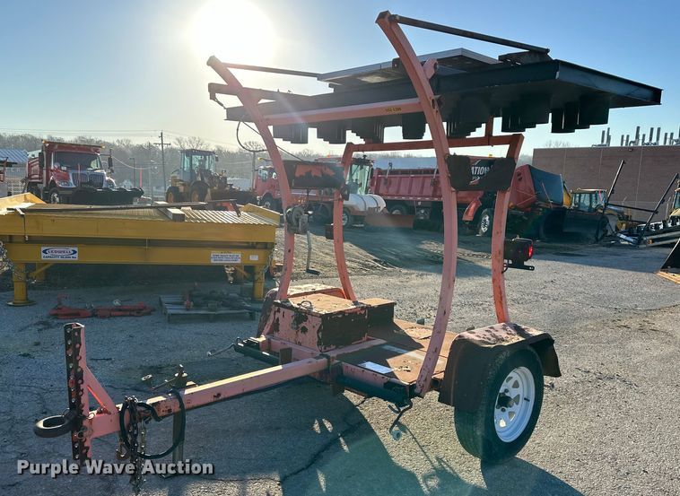 image for item DQ6257 2010 National Signal 25L arrow board trailer