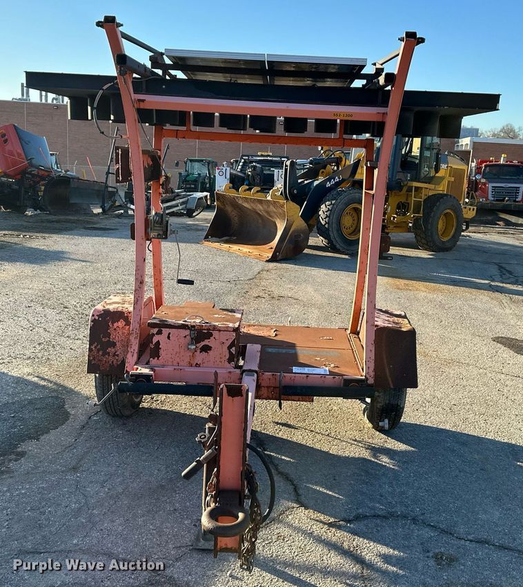 image for item DQ6257 2010 National Signal 25L arrow board trailer