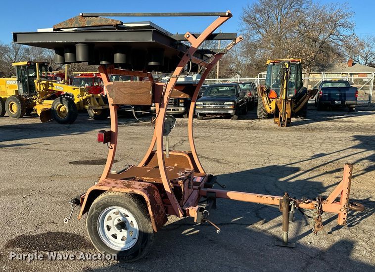 image for item DQ6257 2010 National Signal 25L arrow board trailer