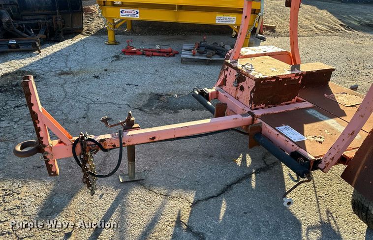 image for item DQ6257 2010 National Signal 25L arrow board trailer