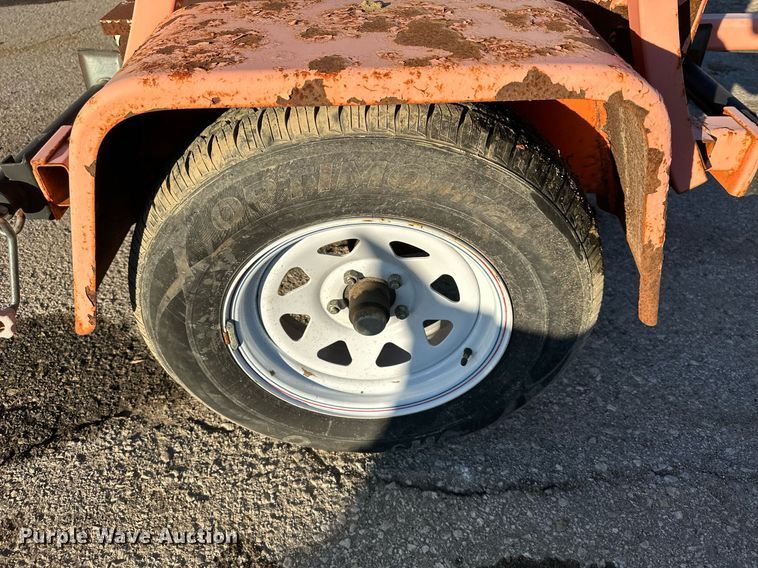 image for item DQ6257 2010 National Signal 25L arrow board trailer