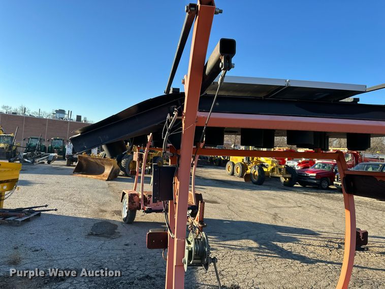 image for item DQ6258 2011 National Signal Areo-lite arrow board trailer