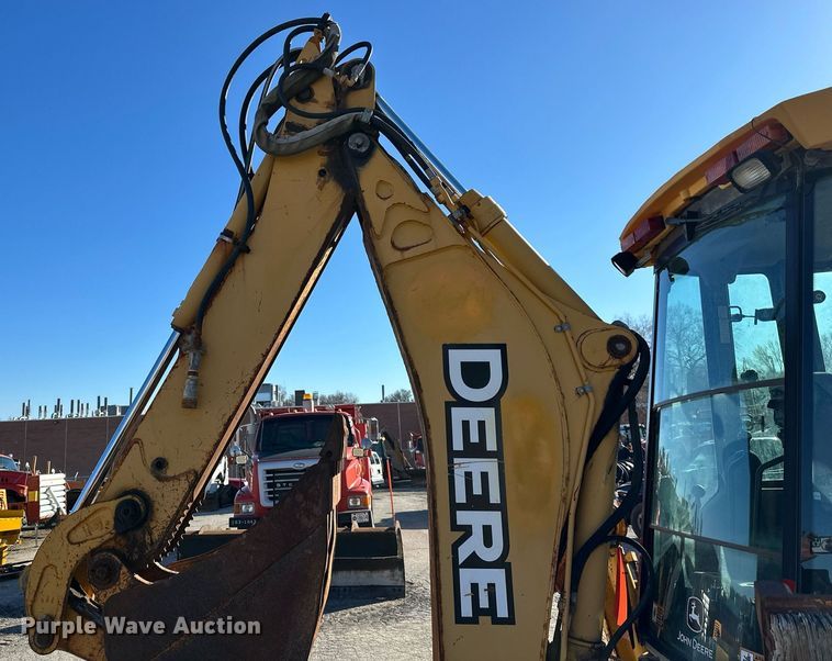 image for item DQ6259 2005 John Deere 310G backhoe