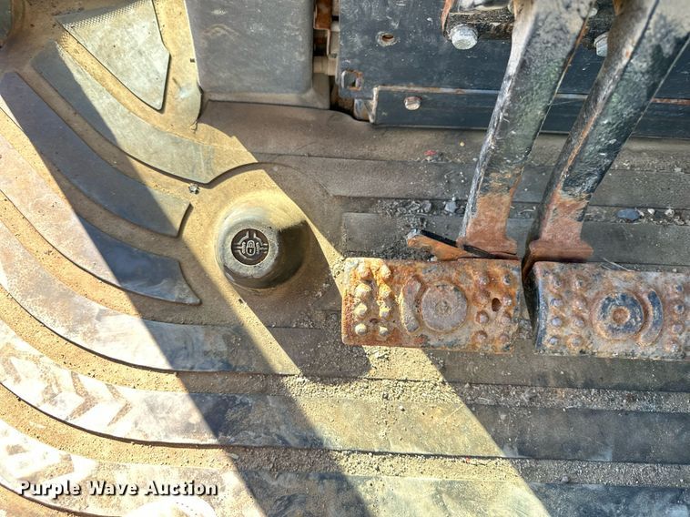 image for item DQ6259 2005 John Deere 310G backhoe