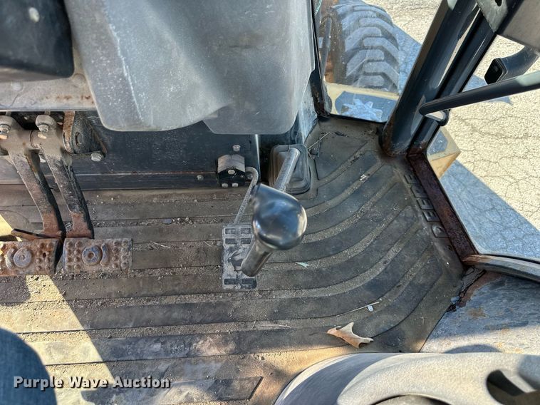 image for item DQ6259 2005 John Deere 310G backhoe