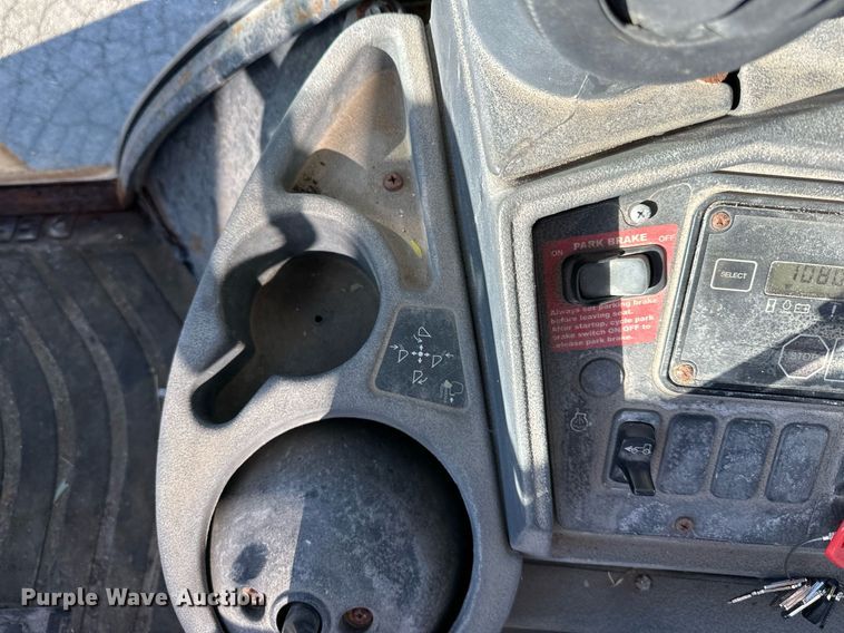 image for item DQ6259 2005 John Deere 310G backhoe