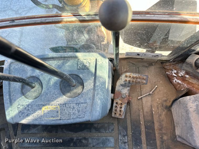 image for item DQ6259 2005 John Deere 310G backhoe