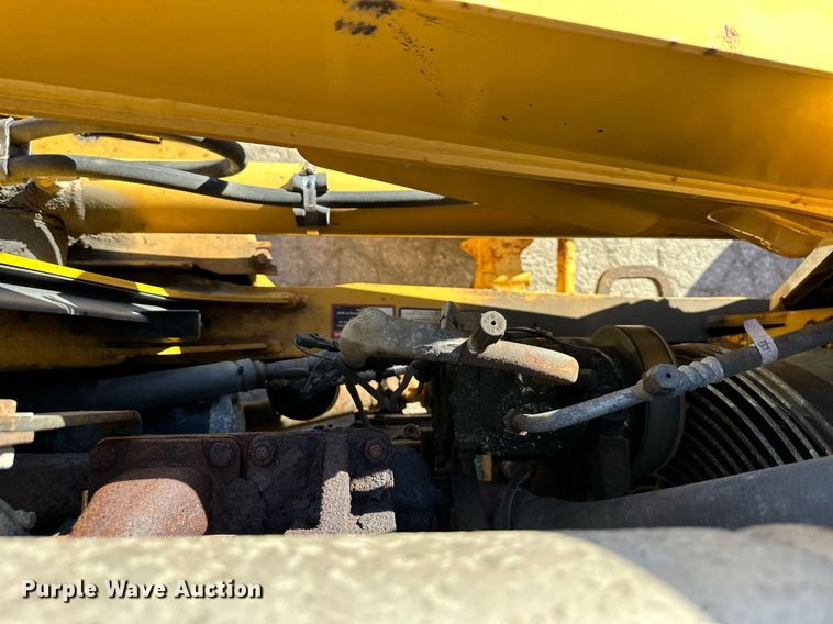 image for item DQ6259 2005 John Deere 310G backhoe