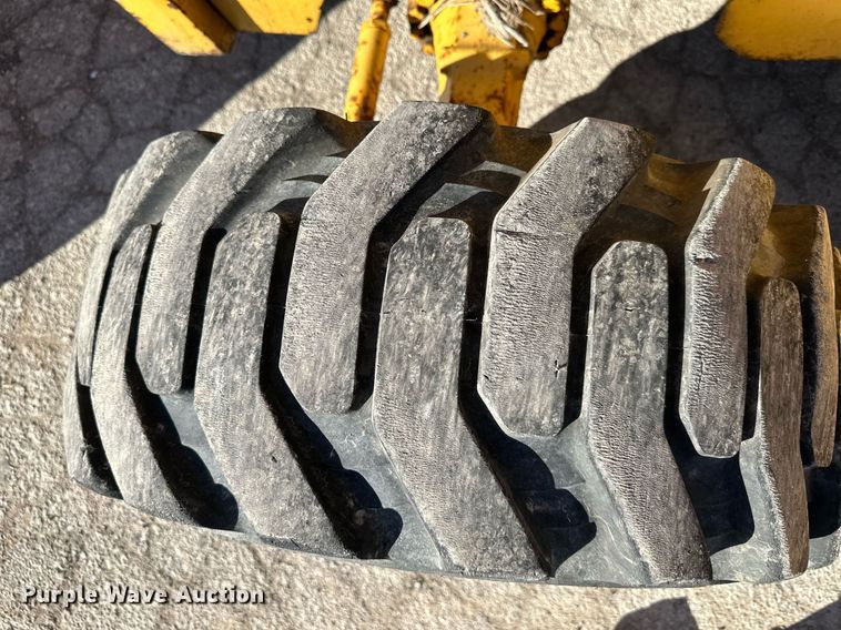 image for item DQ6259 2005 John Deere 310G backhoe