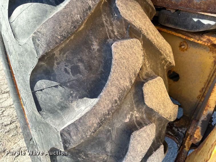 image for item DQ6259 2005 John Deere 310G backhoe