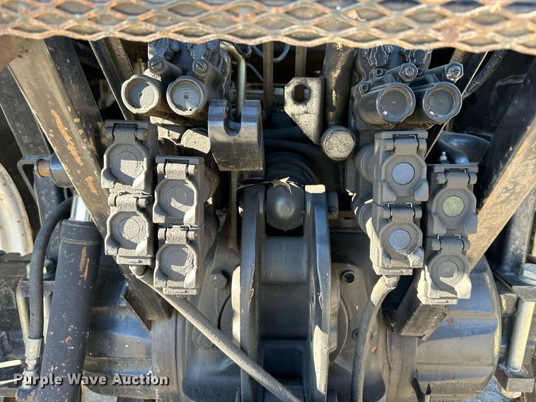 image for item DQ6260 2003 New Holland TS100 tractor