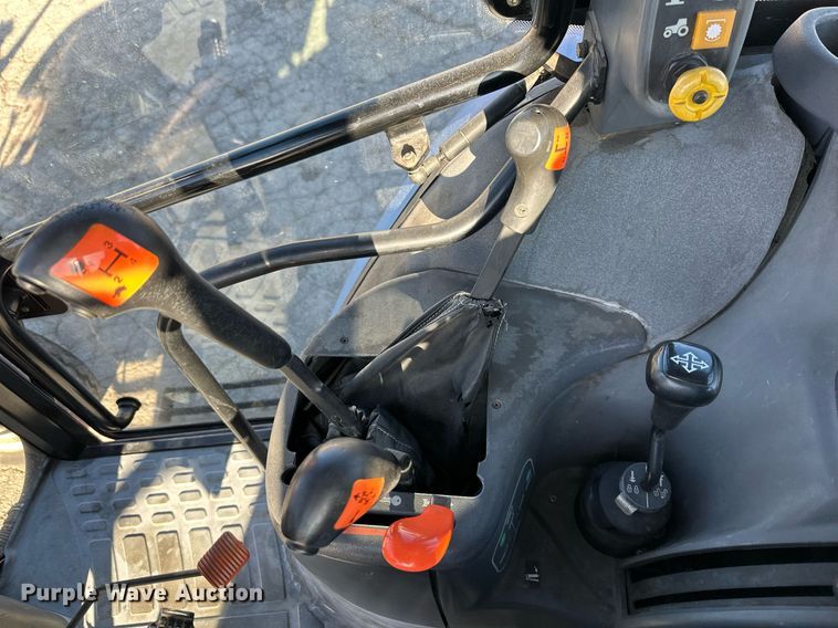 image for item DQ6260 2003 New Holland TS100 tractor