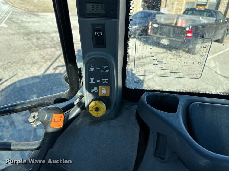 image for item DQ6260 2003 New Holland TS100 tractor