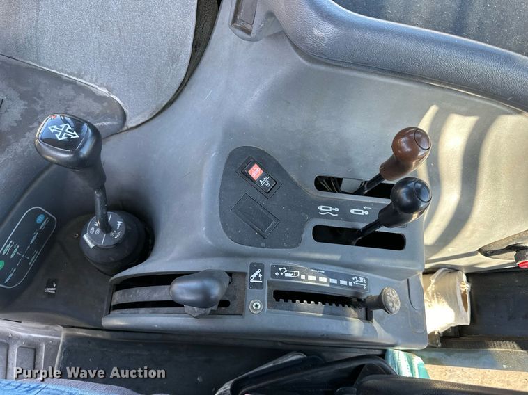 image for item DQ6260 2003 New Holland TS100 tractor