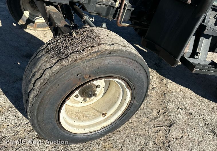 image for item DQ6260 2003 New Holland TS100 tractor