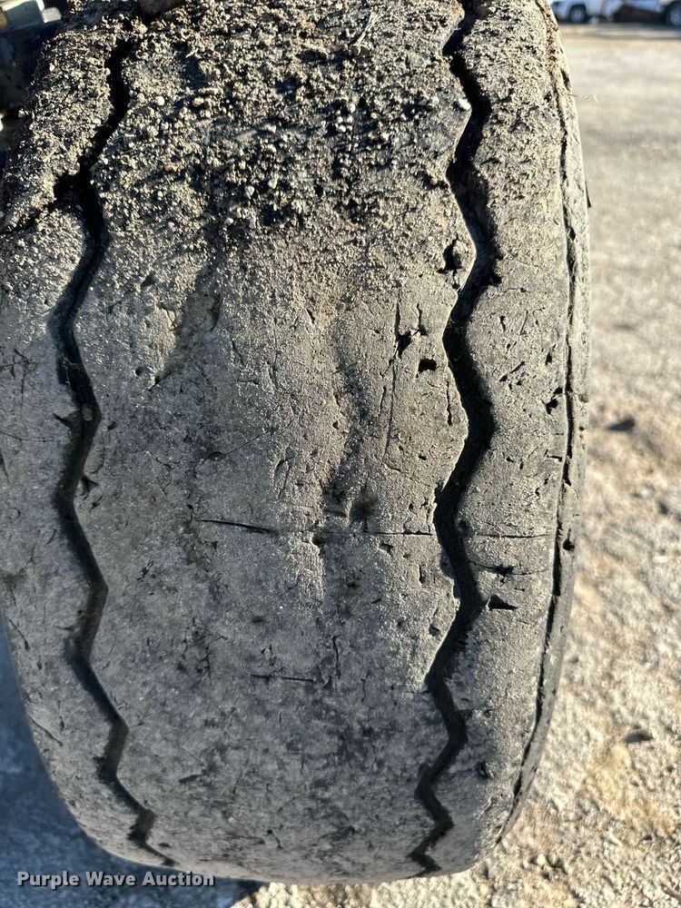 image for item DQ6260 2003 New Holland TS100 tractor