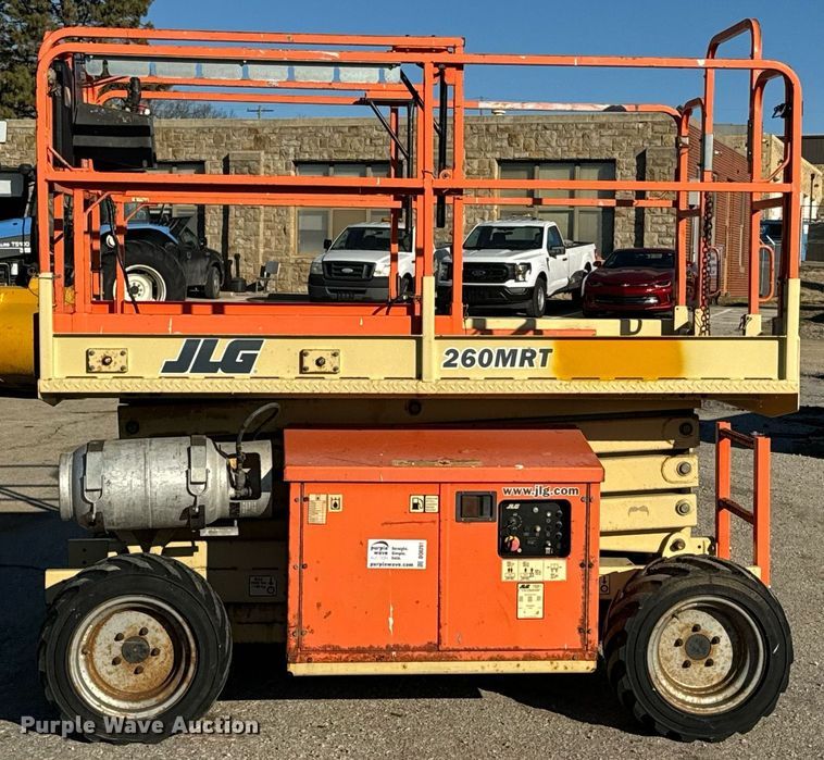 image for item DQ6261 2008 JLG 260MRT scissor lift