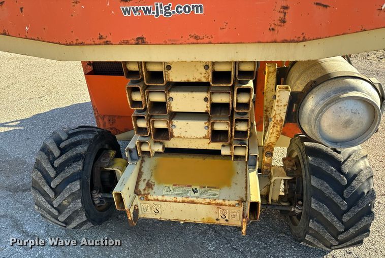 image for item DQ6261 2008 JLG 260MRT scissor lift
