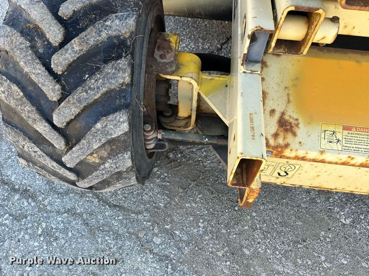 image for item DQ6261 2008 JLG 260MRT scissor lift