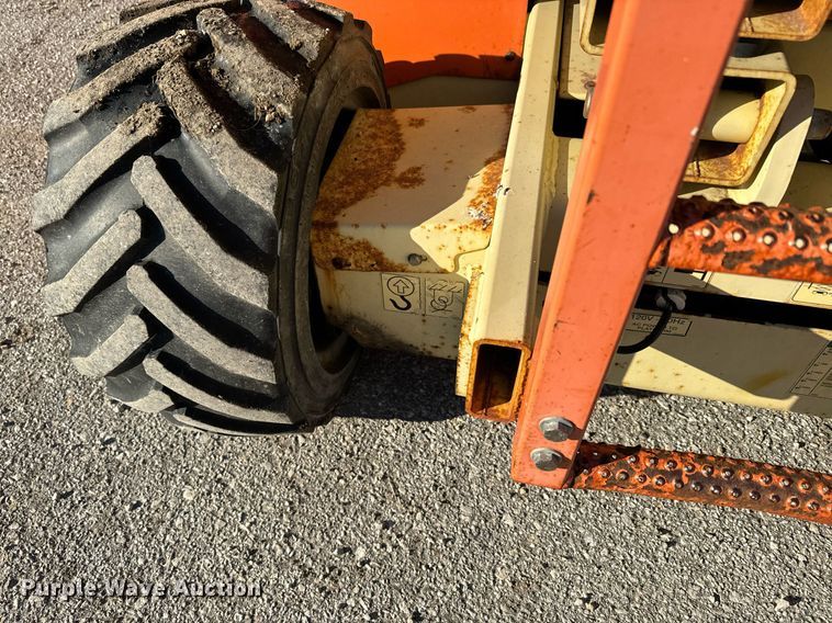 image for item DQ6261 2008 JLG 260MRT scissor lift