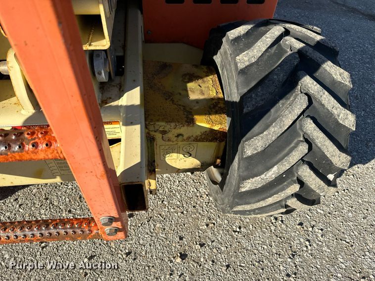 image for item DQ6261 2008 JLG 260MRT scissor lift