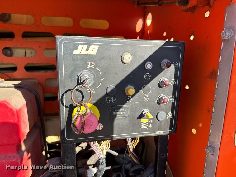 image for item DQ6261 2008 JLG 260MRT scissor lift