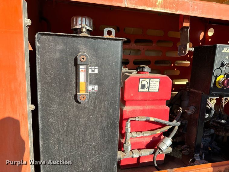 image for item DQ6261 2008 JLG 260MRT scissor lift