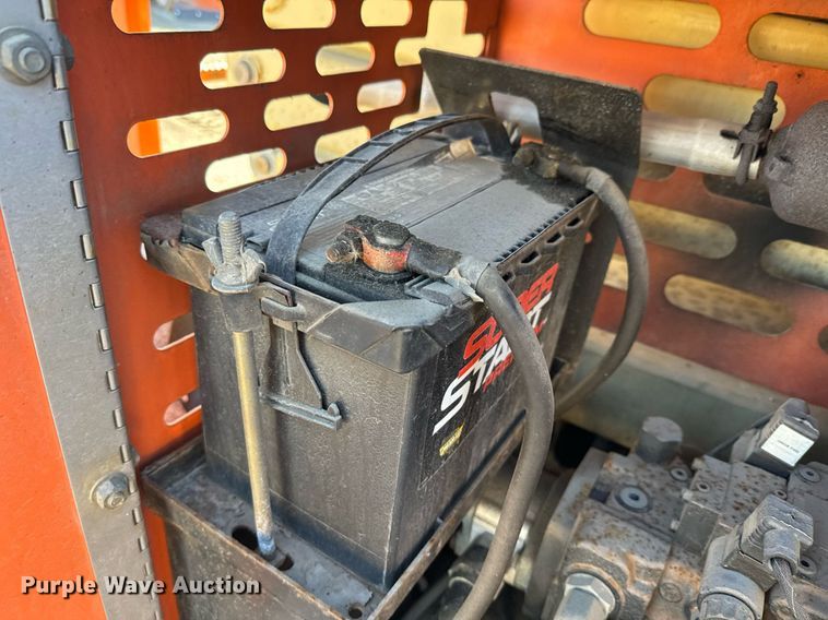 image for item DQ6261 2008 JLG 260MRT scissor lift