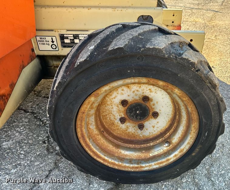 image for item DQ6261 2008 JLG 260MRT scissor lift