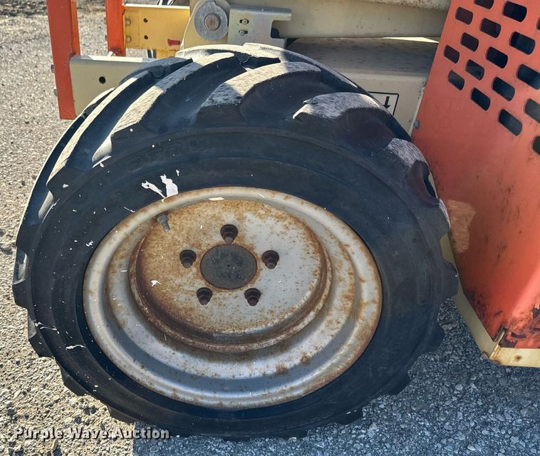 image for item DQ6261 2008 JLG 260MRT scissor lift