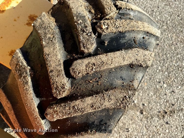 image for item DQ6261 2008 JLG 260MRT scissor lift