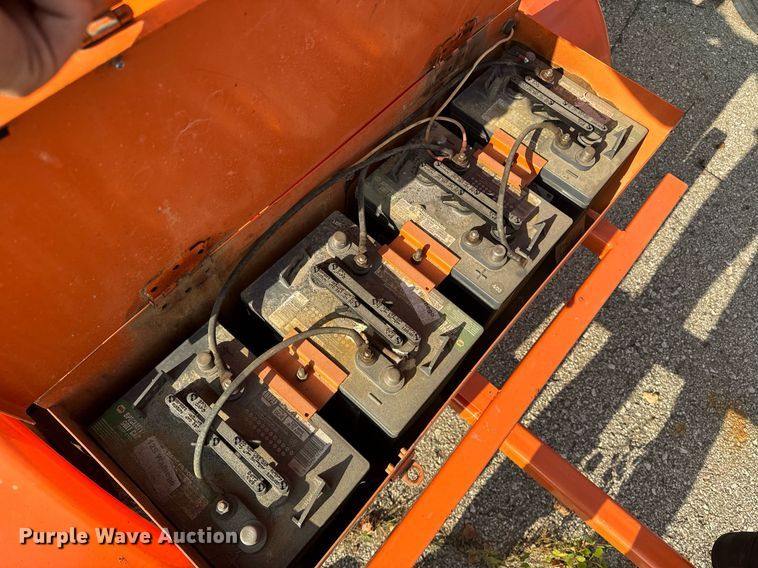 image for item DQ6268 2007 R.C. Flagman RCF2.4 traffic signal system