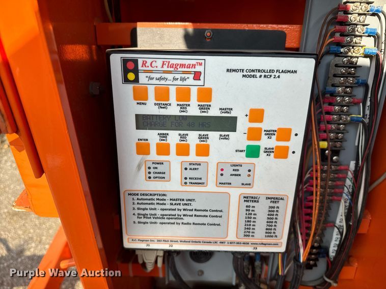 image for item DQ6268 2007 R.C. Flagman RCF2.4 traffic signal system