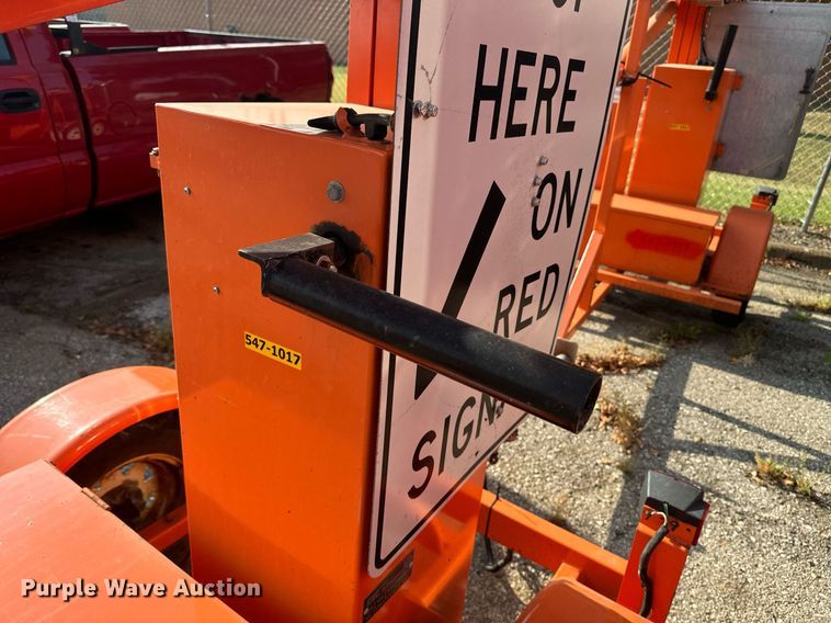 image for item DQ6268 2007 R.C. Flagman RCF2.4 traffic signal system