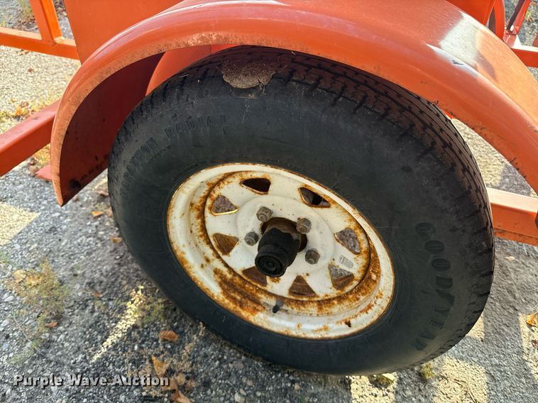 image for item DQ6268 2007 R.C. Flagman RCF2.4 traffic signal system