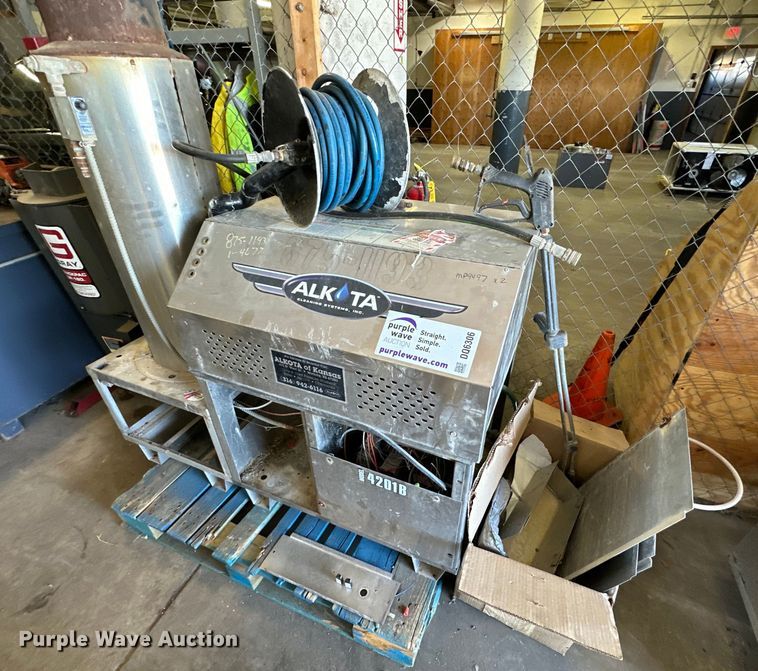 image for item DQ6306 2013 Alkota 4201B-AEUL hot pressure washer