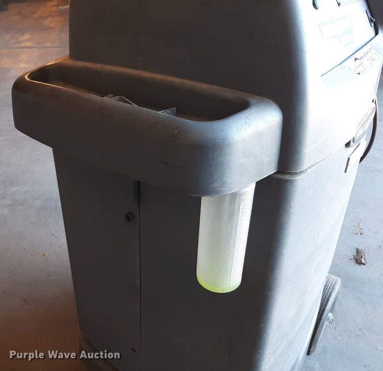 image for item DV9825 Robinair 34700Z refrigerant recycler