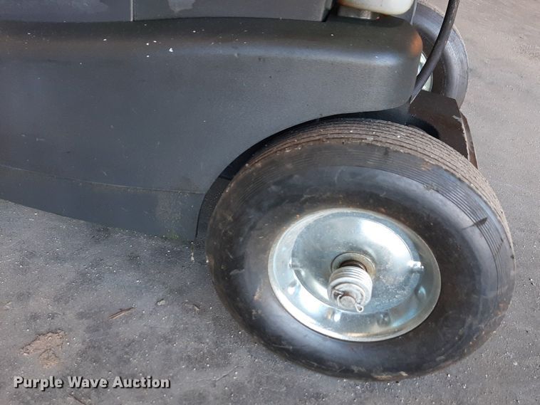 image for item DV9825 Robinair 34700Z refrigerant recycler