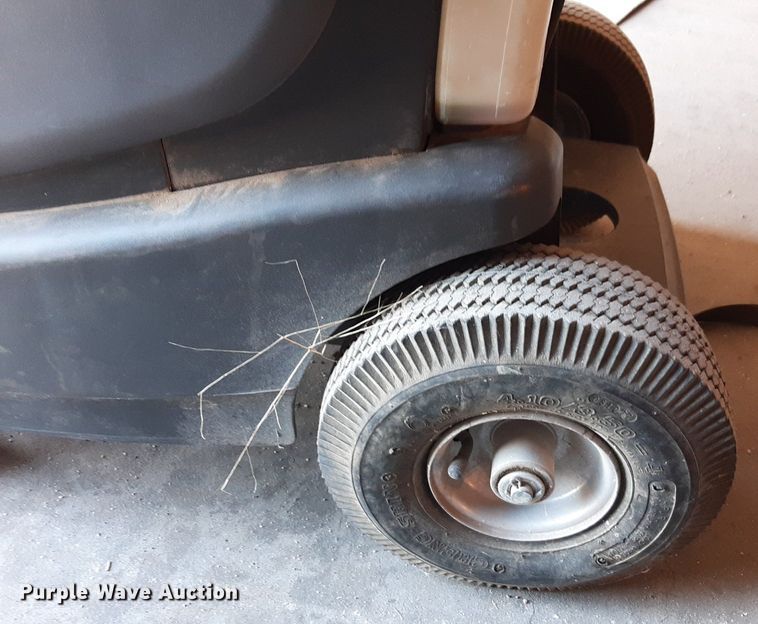 image for item DV9828 Robinair Cooltech 34700Z refrigerant recycler