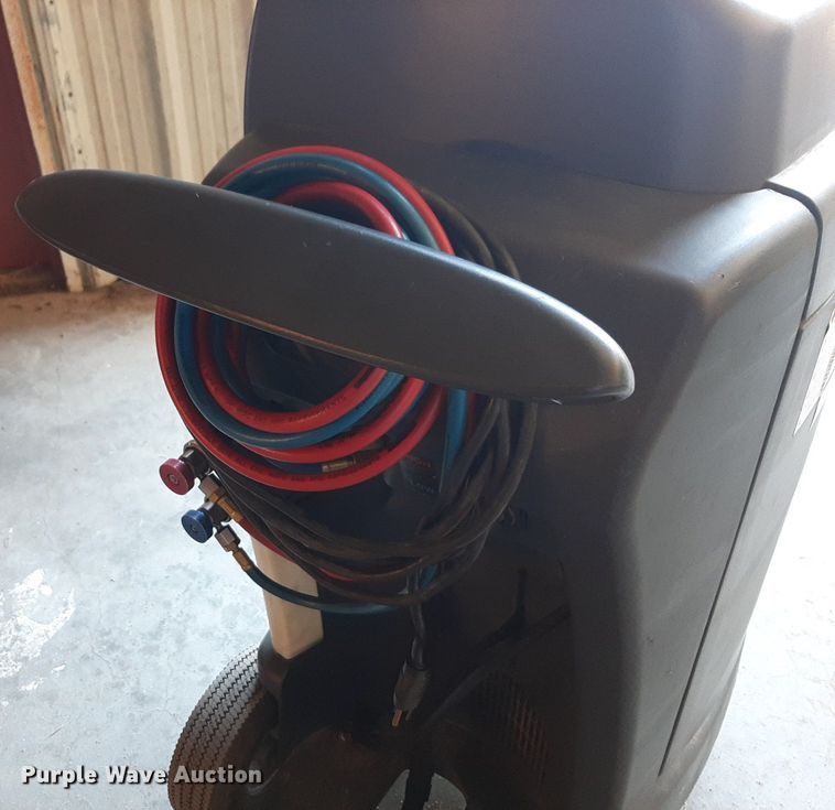 image for item DV9828 Robinair Cooltech 34700Z refrigerant recycler