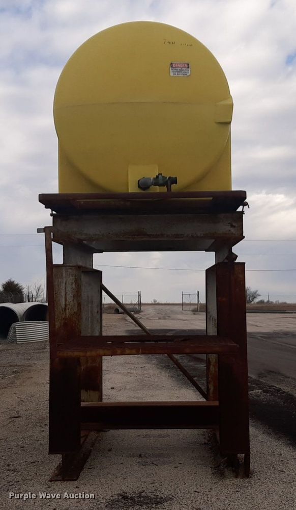 image for item DV9888 Salt brine tank