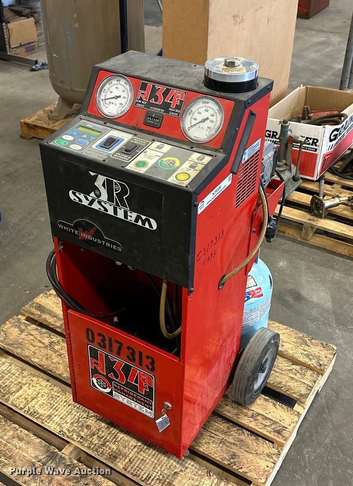 image for item NJ9306 2001 White Industries  1090ST refrigerant recycler