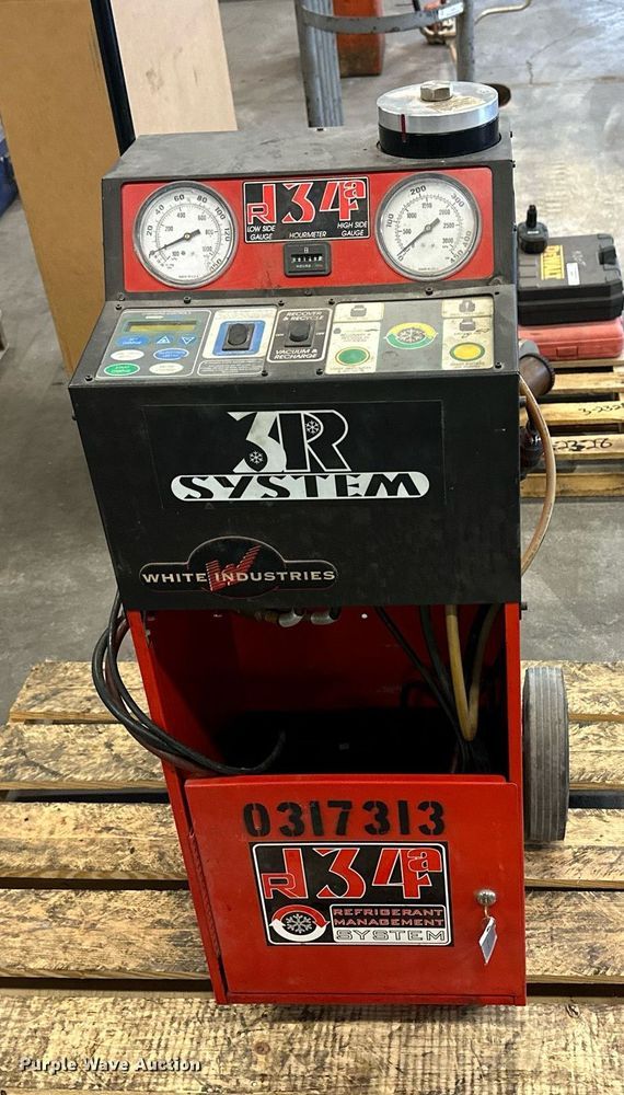 image for item NJ9306 2001 White Industries  1090ST refrigerant recycler