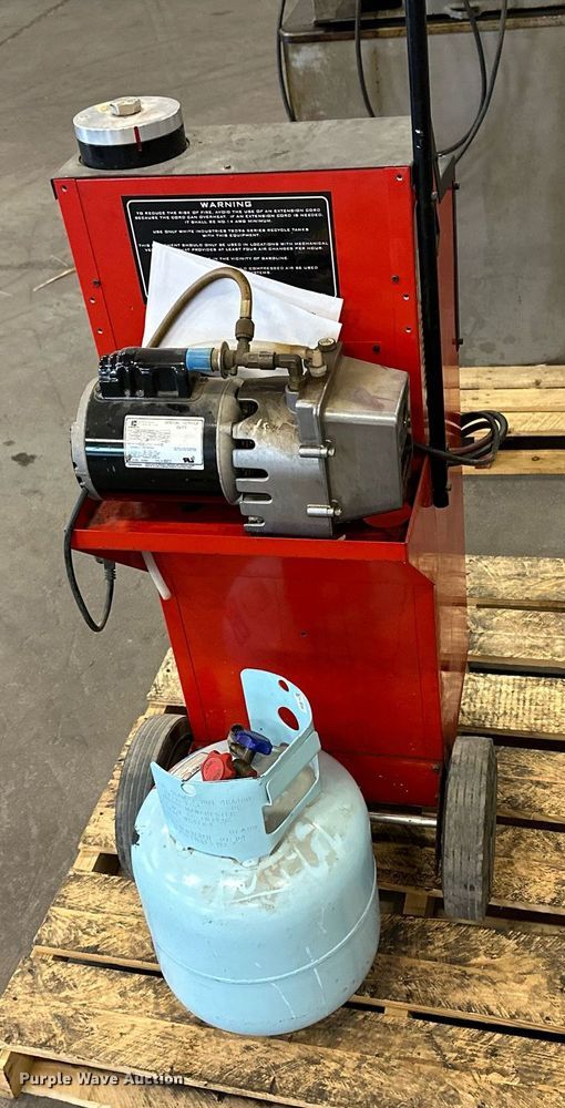 image for item NJ9306 2001 White Industries  1090ST refrigerant recycler