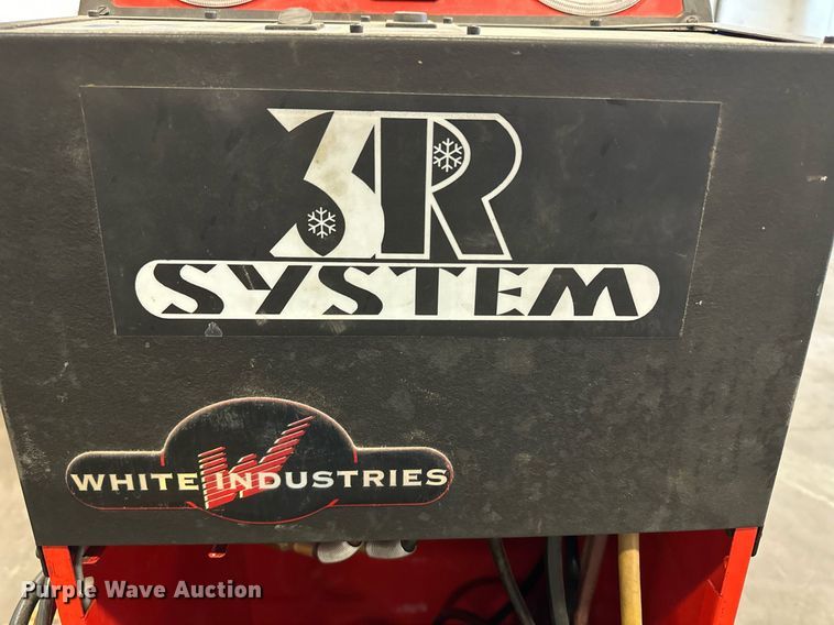 image for item NJ9306 2001 White Industries  1090ST refrigerant recycler