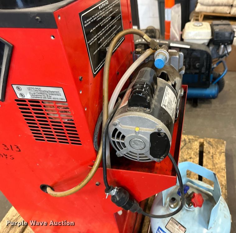 image for item NJ9306 2001 White Industries  1090ST refrigerant recycler