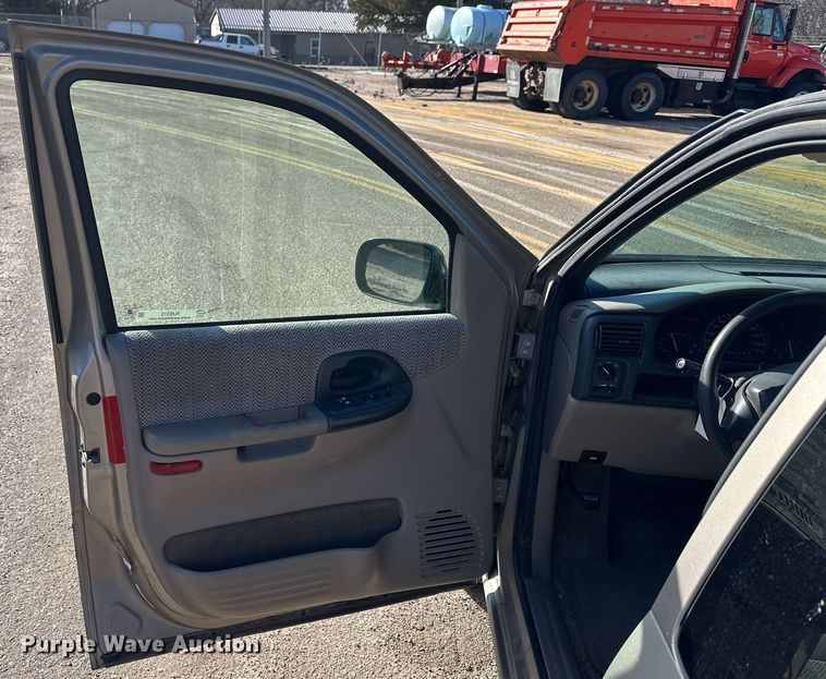 image for item NJ9315 1999 Chevrolet Venture van