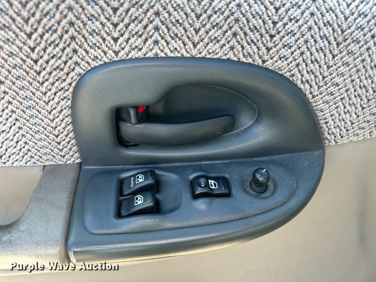 image for item NJ9315 1999 Chevrolet Venture van