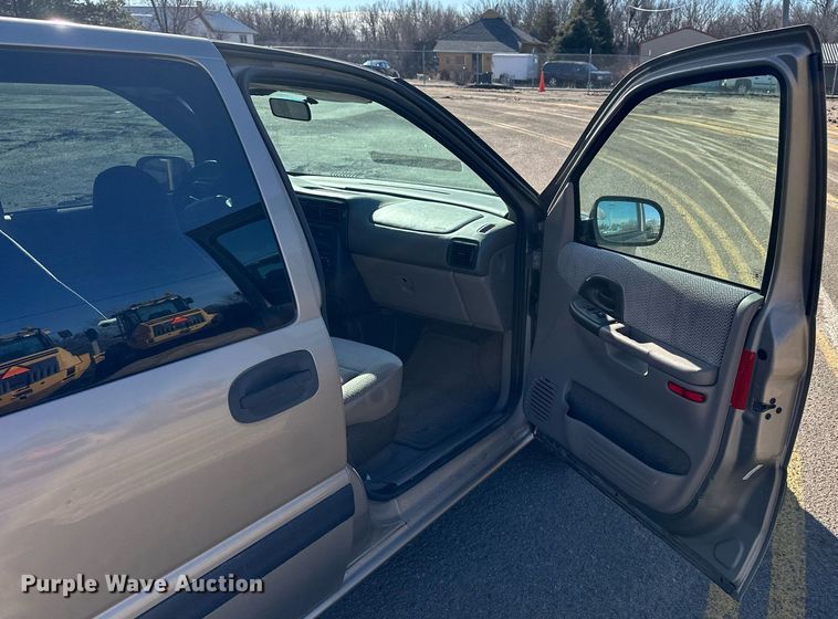 image for item NJ9315 1999 Chevrolet Venture van